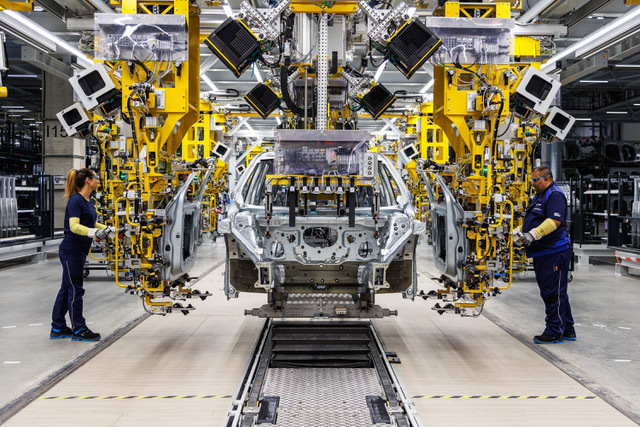 Producția industrială din România a scăzut cu 3,4% în primele opt luni ale anului