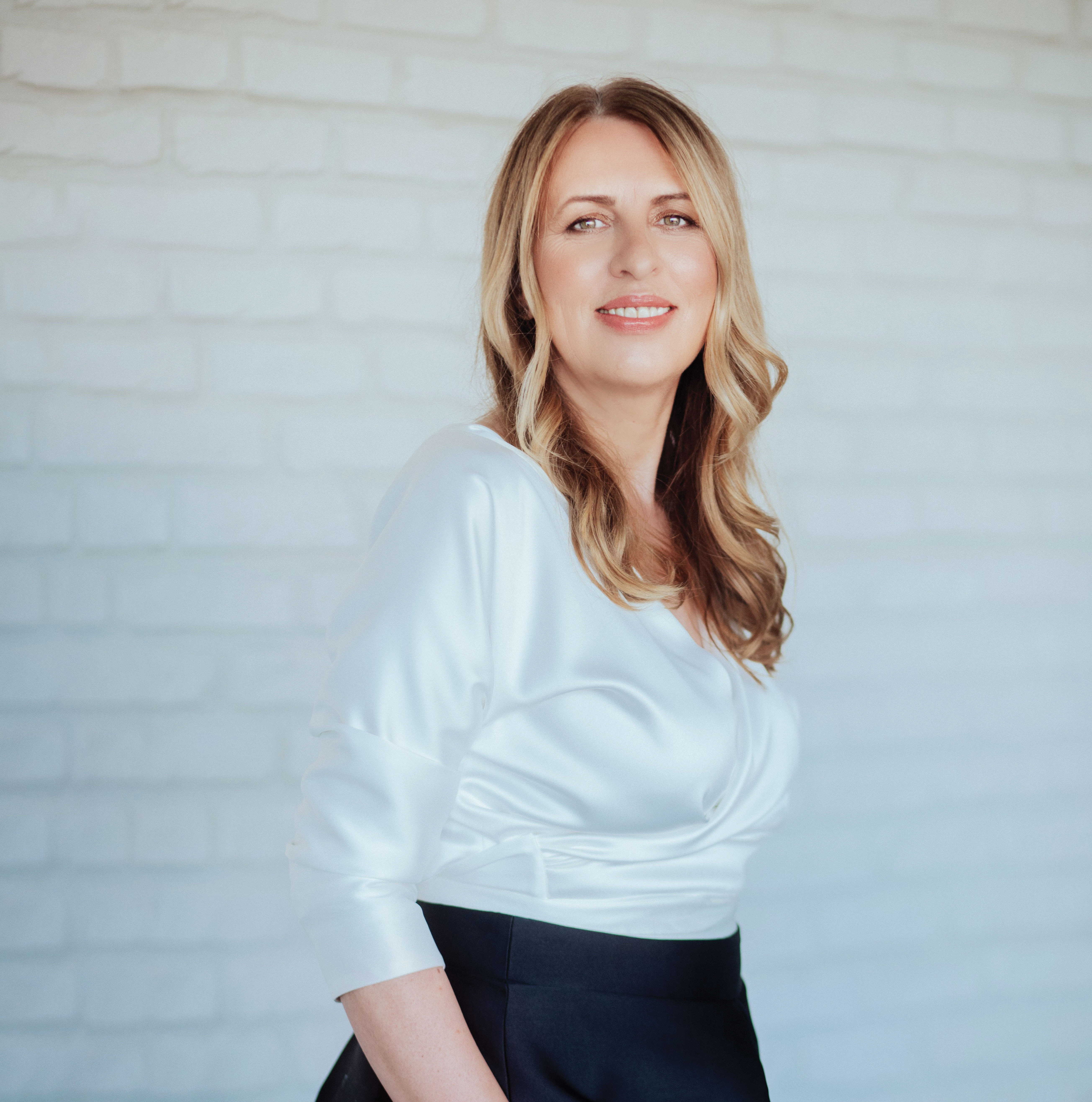 Carmina Dragomir ocupă poziția de membră în Board-ul MetLife Europe, fiind prima reprezentantă a României
