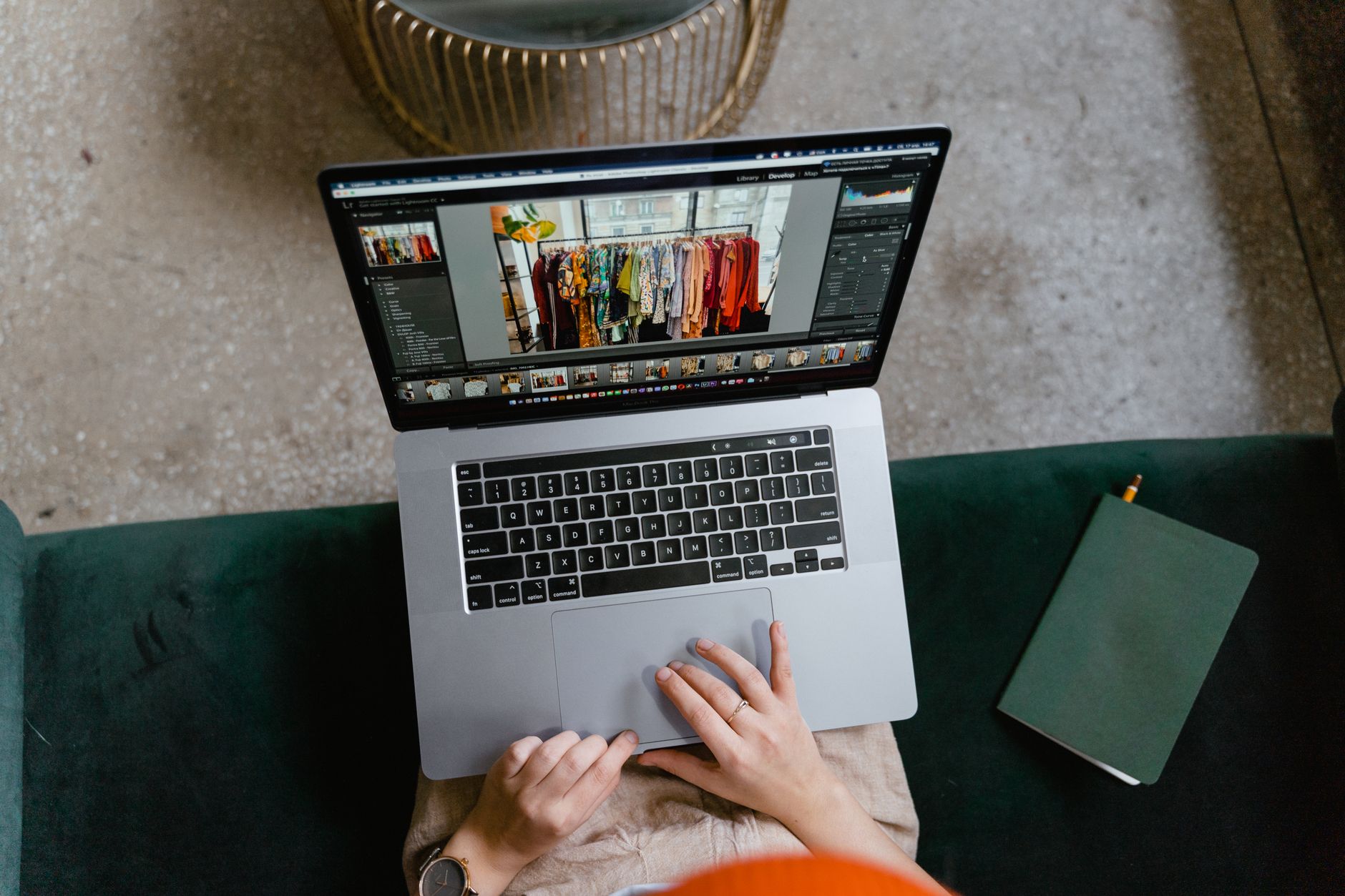 Interesul antreprenorilor pentru e-commerce se triplează înaintea sezonului de sărbători