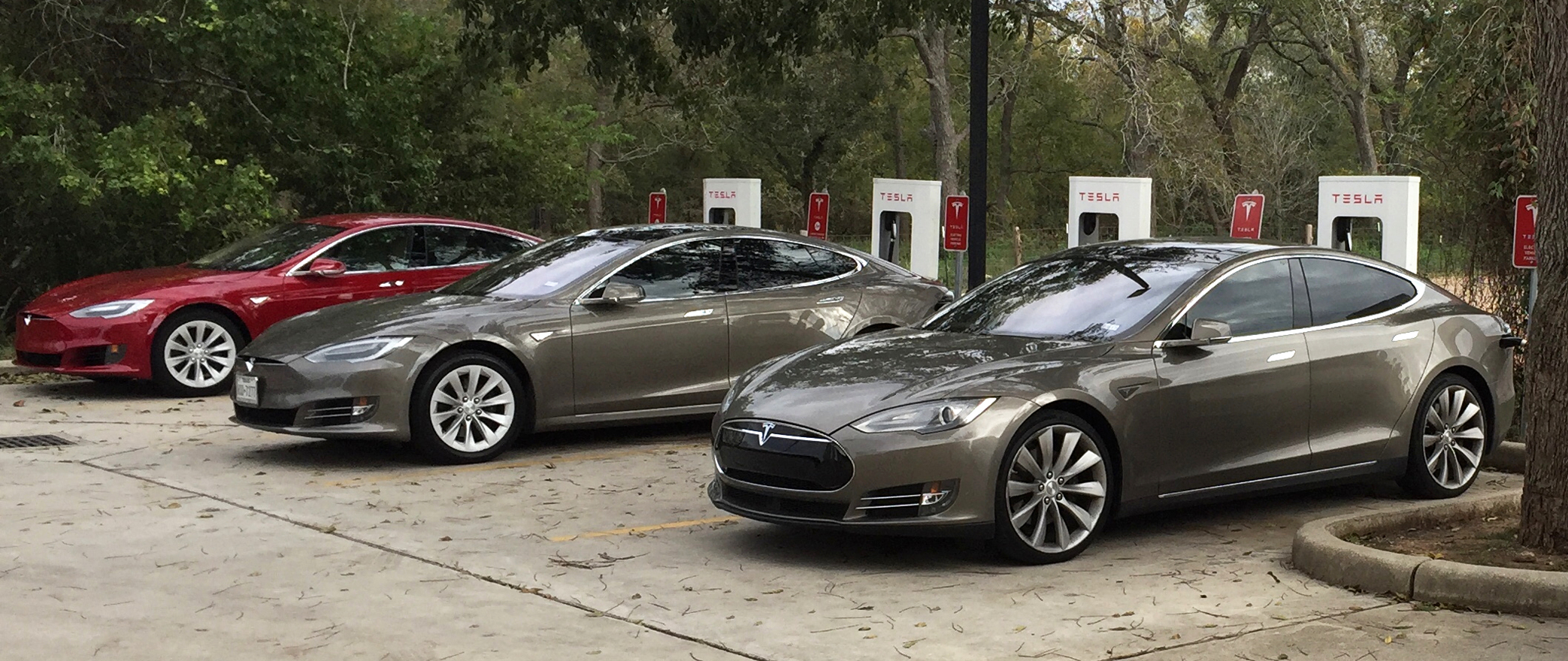 Vânzările globale de vehicule electrice au scăzut cu 2% în septembrie, în ciuda creșterii pe termen lung