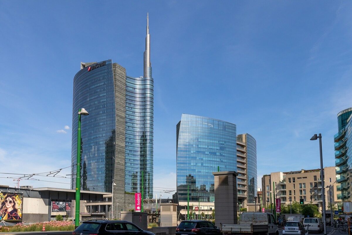 UniCredit primește avizul BCE pentru preluarea controlului asupra Commerzbank