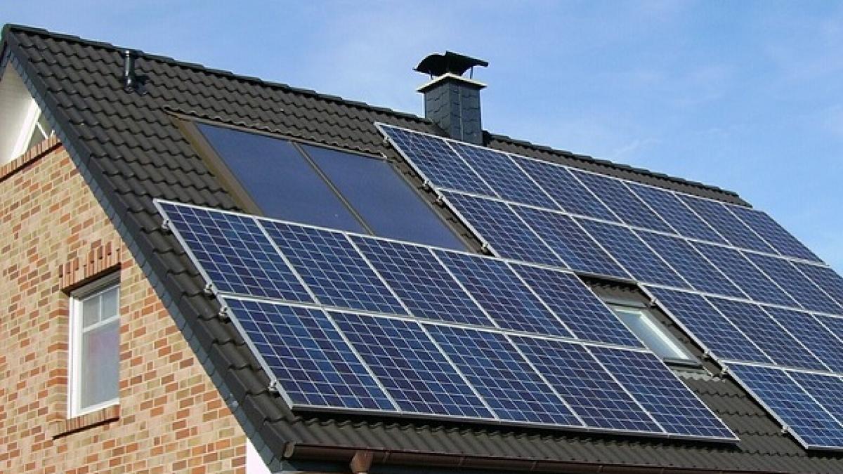 Pregătirea sistemelor fotovoltaice pentru iarnă: măsuri pentru optimizarea producției de energie