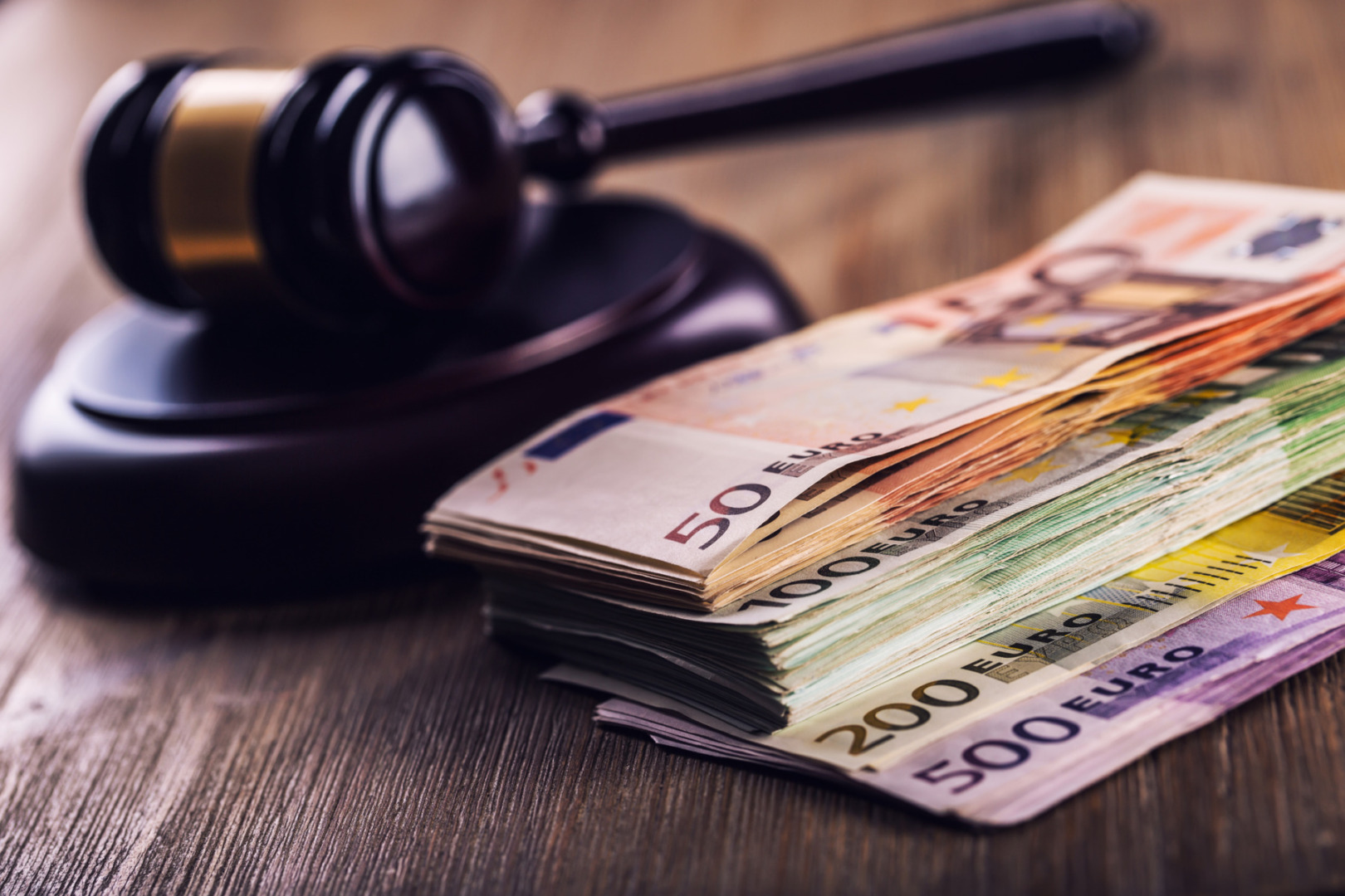 Datorii de miliarde de lei către magistrați: riscul de poprire a conturilor ANAF