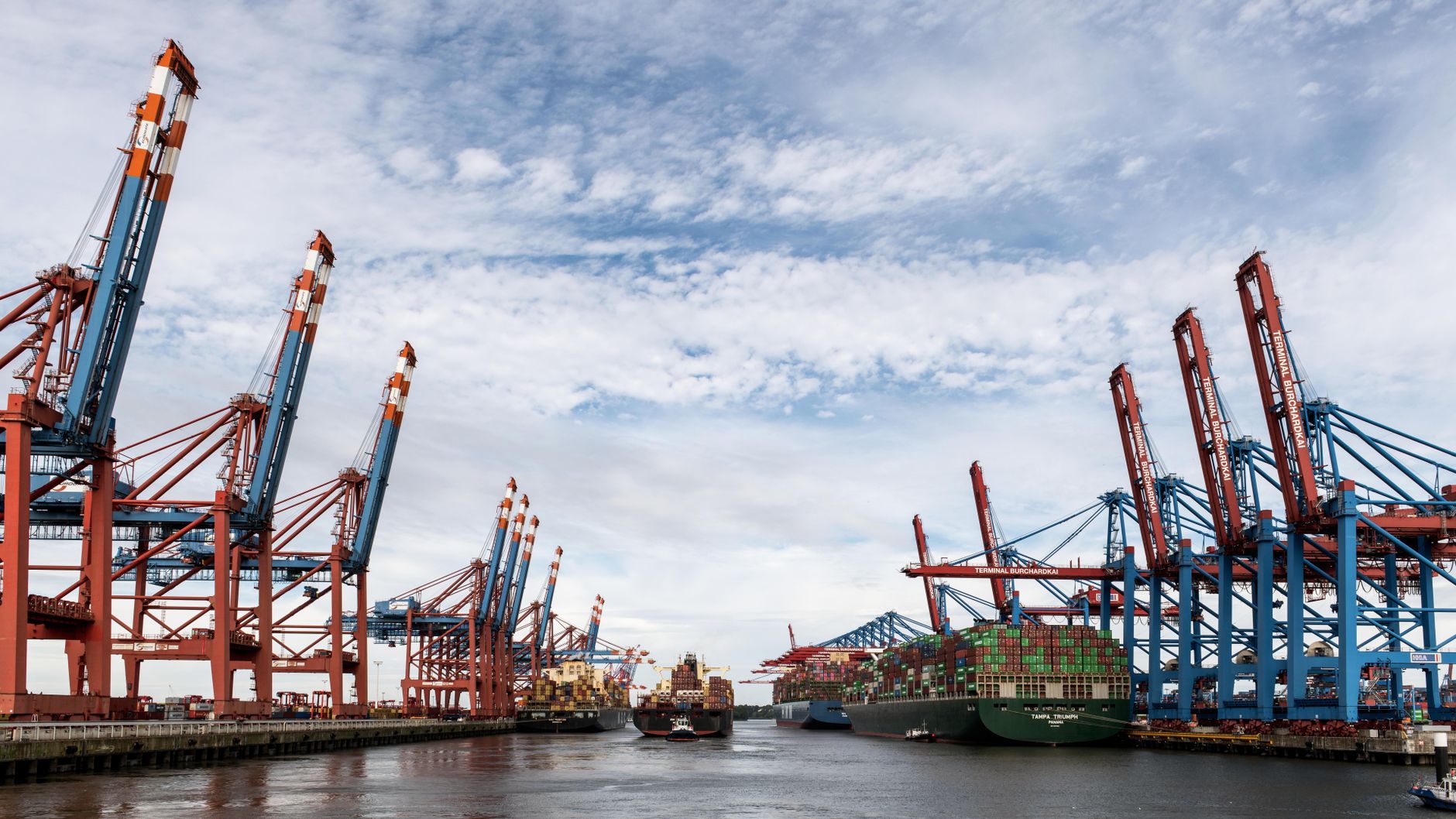 China atinge un surplus comercial masiv, exporturile către Uniunea Europeană depășesc praguri istorice