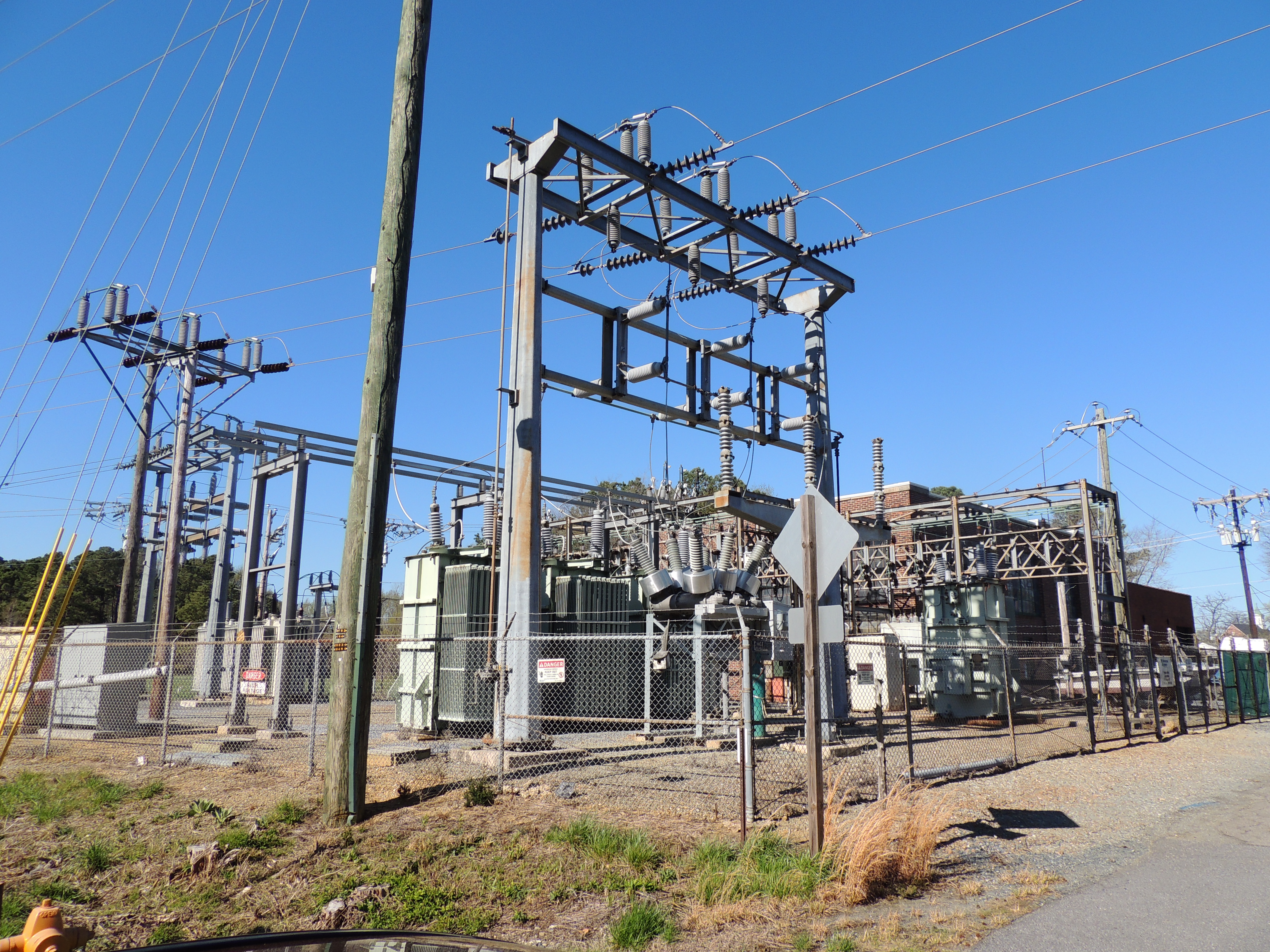 CE Oltenia vinde energie electrică la prețul de 1.180 lei/MWh pe piața contractelor bilaterale