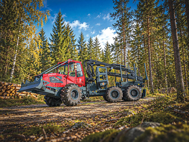 IRUM Reghin lansează noul tractor forestier TAF-X Combi de 225 CP la târgul INTERFORST din München