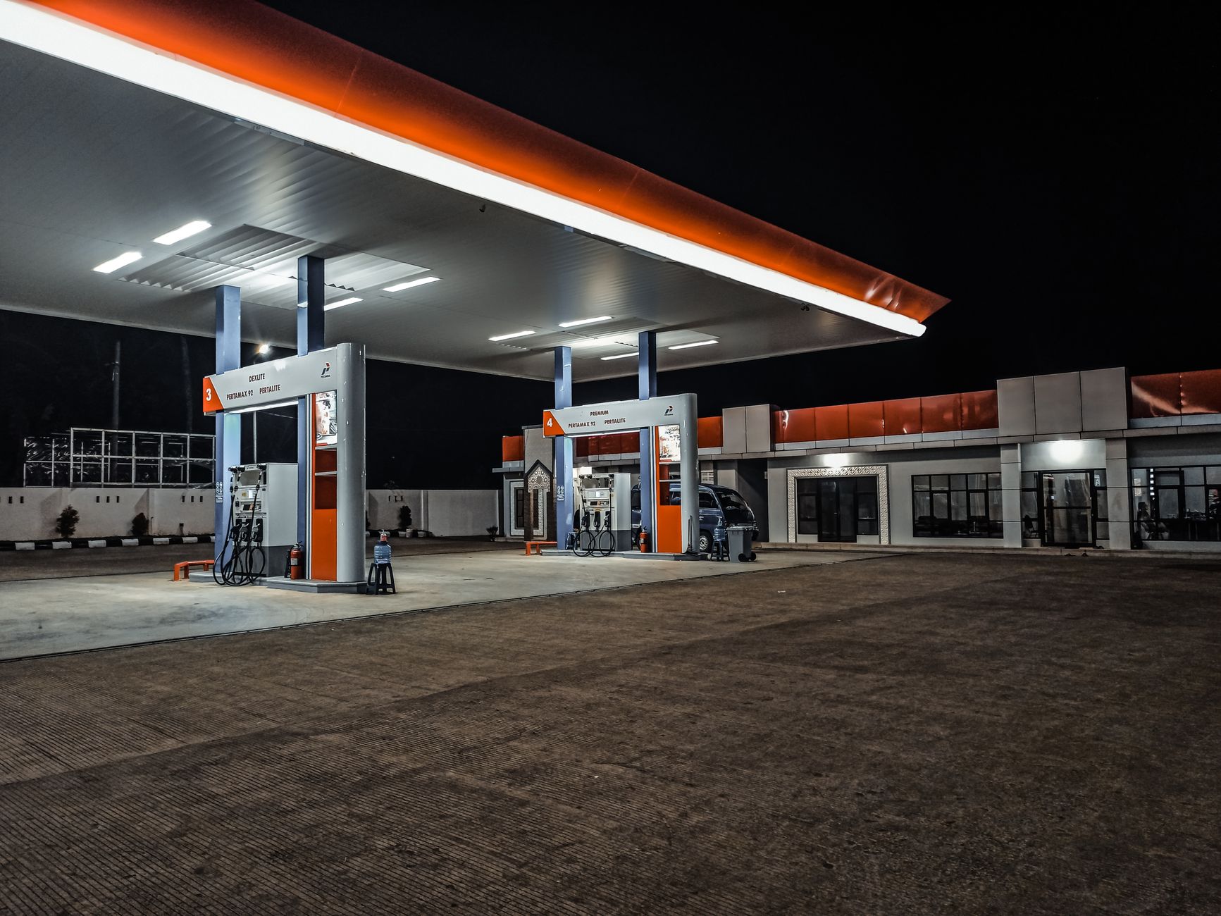 Măsuri pentru reducerea prețului la benzină și asigurarea aprovizionării cu energie pe perioada iernii