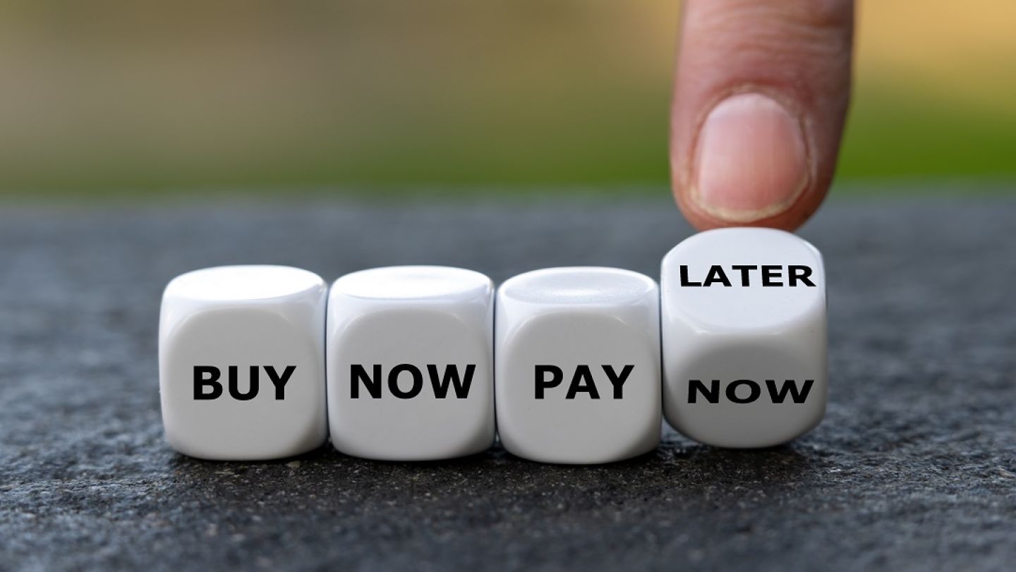 Serviciile Buy Now, Pay Later în România: implicații financiare, costuri și riscuri pentru consumatori