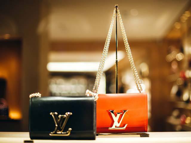 Schimbarea priorităților în modă: Branduri precum Zara și Uniqlo câștigă teren în detrimentul luxului