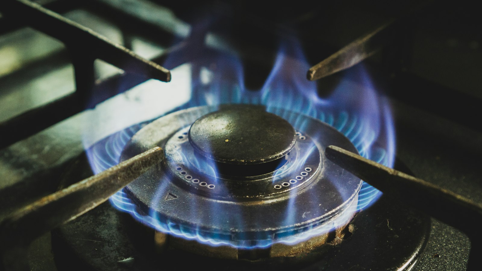 Mecanismul de protecție la gaze: cum influențează oferta Engie de 0,34 lei/kWh facturile de iarnă