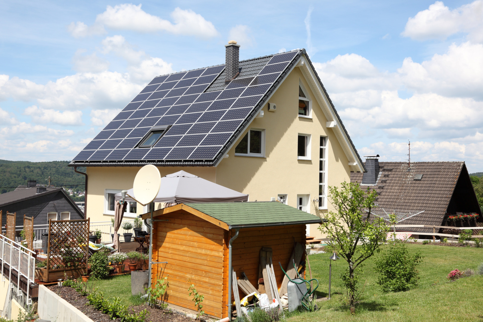 Evoluția prosumatorilor în România: de la beneficiari la producători care influențează rețeaua energetică