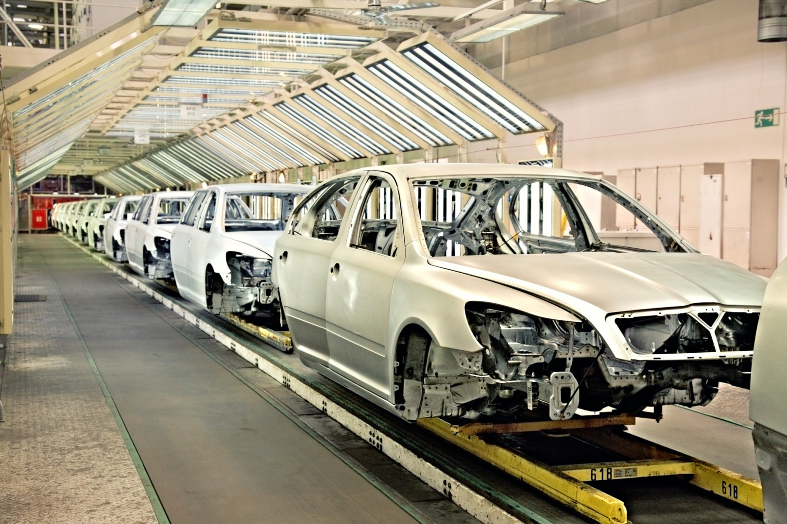 Acord între Franța și Germania pentru protejarea industriei auto europene și relaxarea normelor climatice