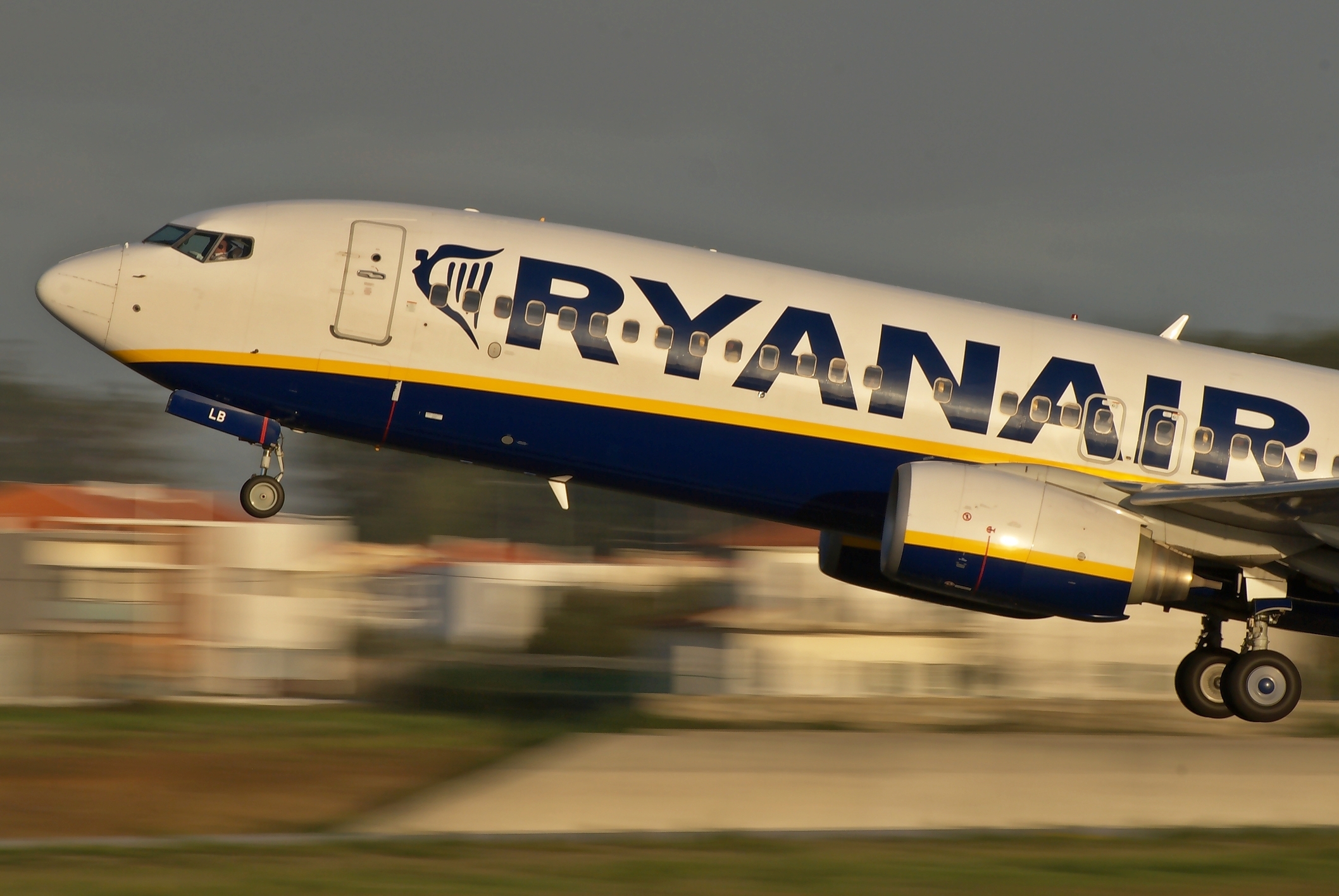 Ryanair reduce prezența pe 13 aeroporturi europene pentru controlul costurilor