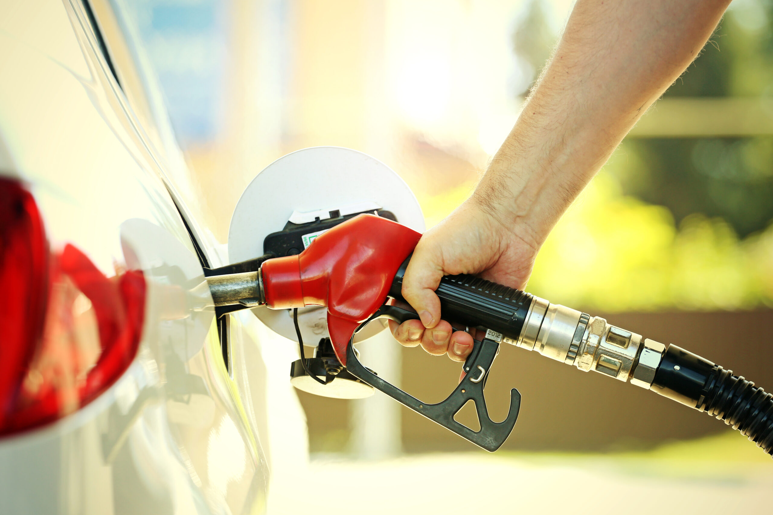 Explozia costurilor de transport maritim al petrolului influențează prețurile carburanților în România