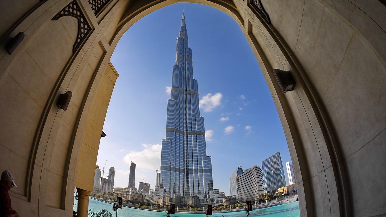 Scandal financiar în Dubai: AIX Investment Group este vizată de acțiuni în justiție pentru neplata dividendelor
