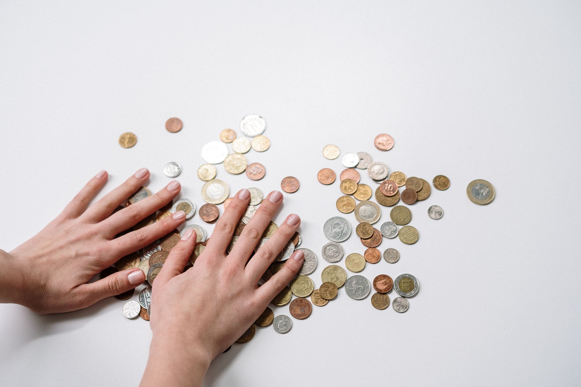 Evoluția cursului euro față de leu pe fondul instabilității politice și a formării noului Guvern