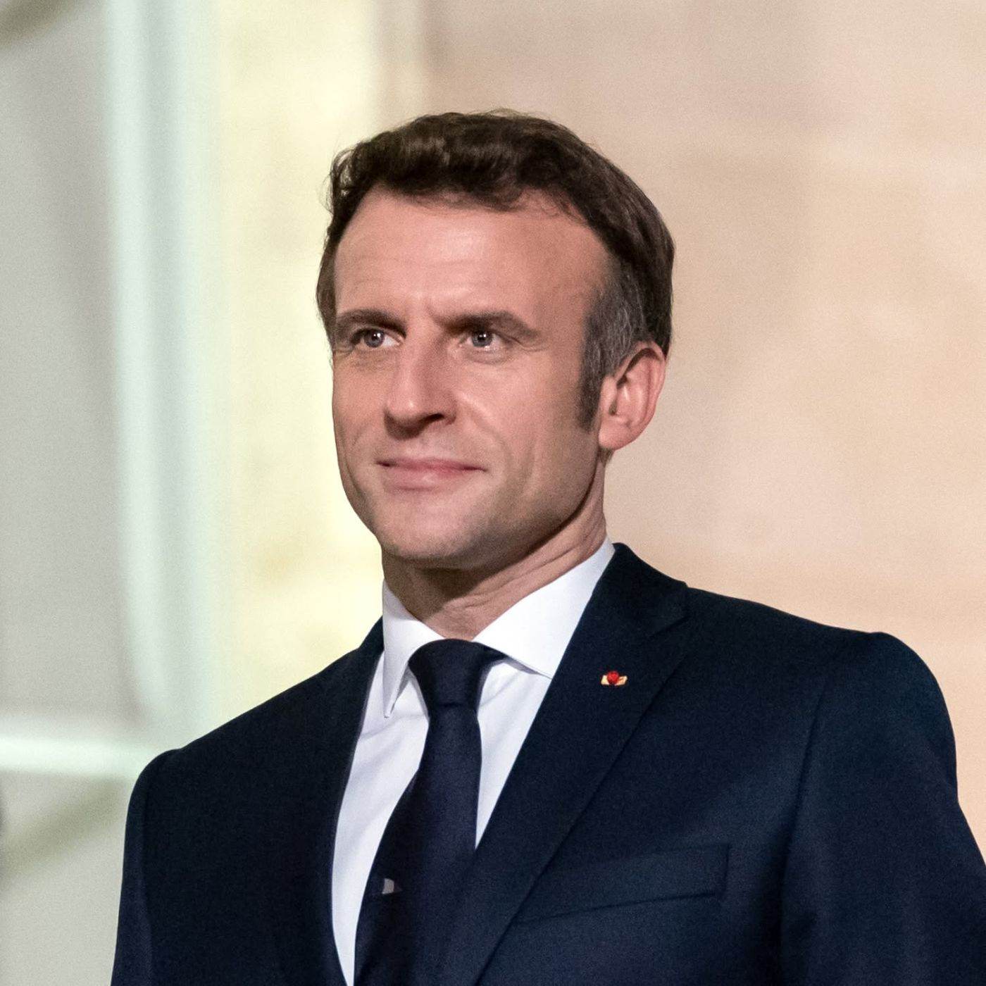 Emmanuel Macron începe vizita de stat în Qatar pentru consolidarea securității energetice