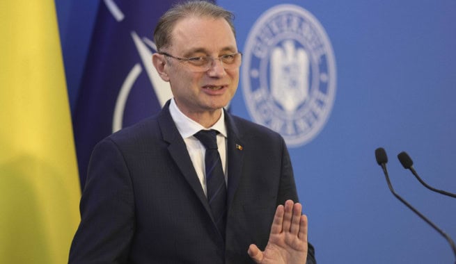 Premierul Luca Niculescu asigură că Pilonul II de pensii private nu va fi modificat