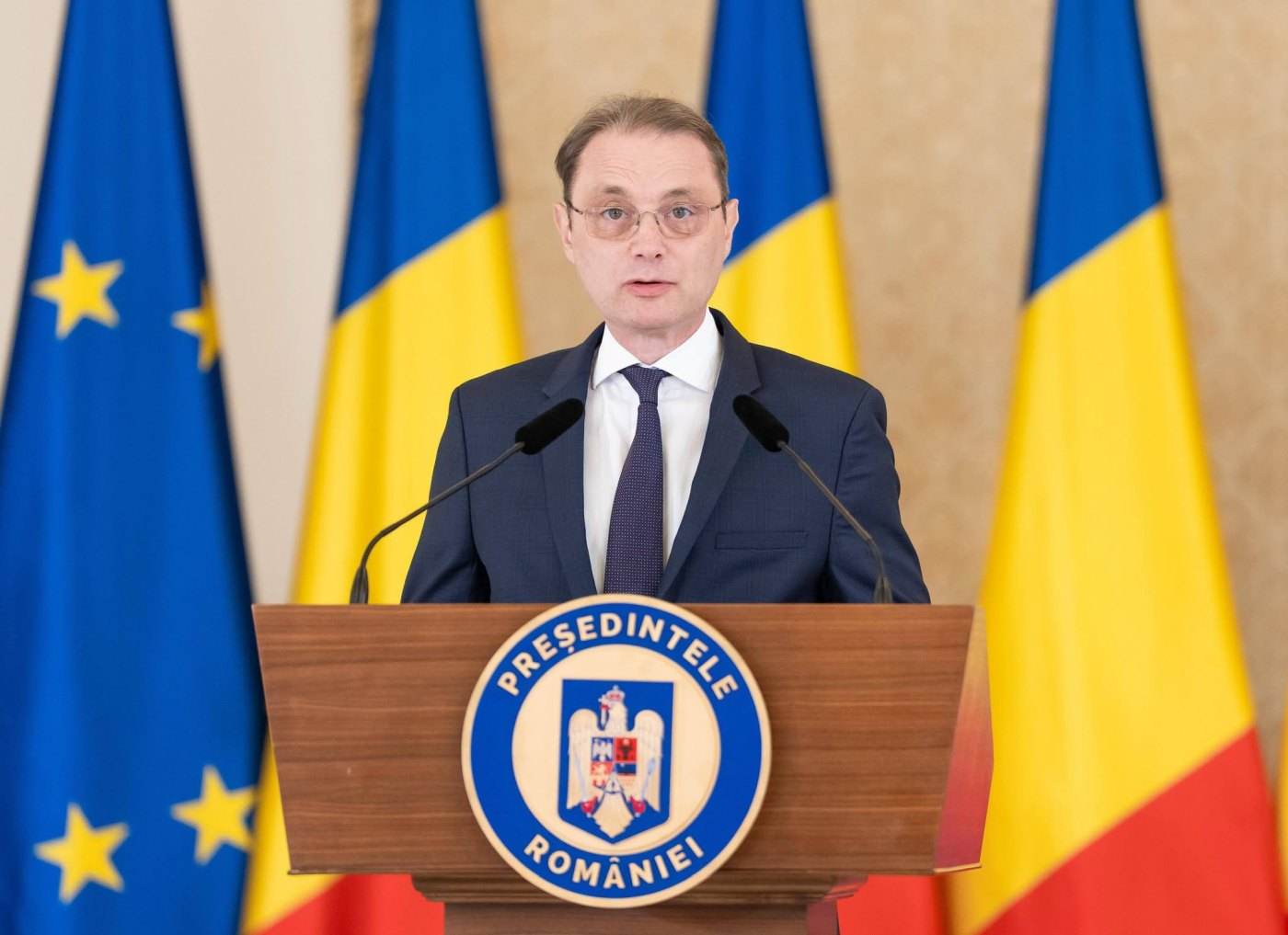 Premierul Luca Niculescu asigură că Guvernul nu va modifica sistemul de pensii administrate privat