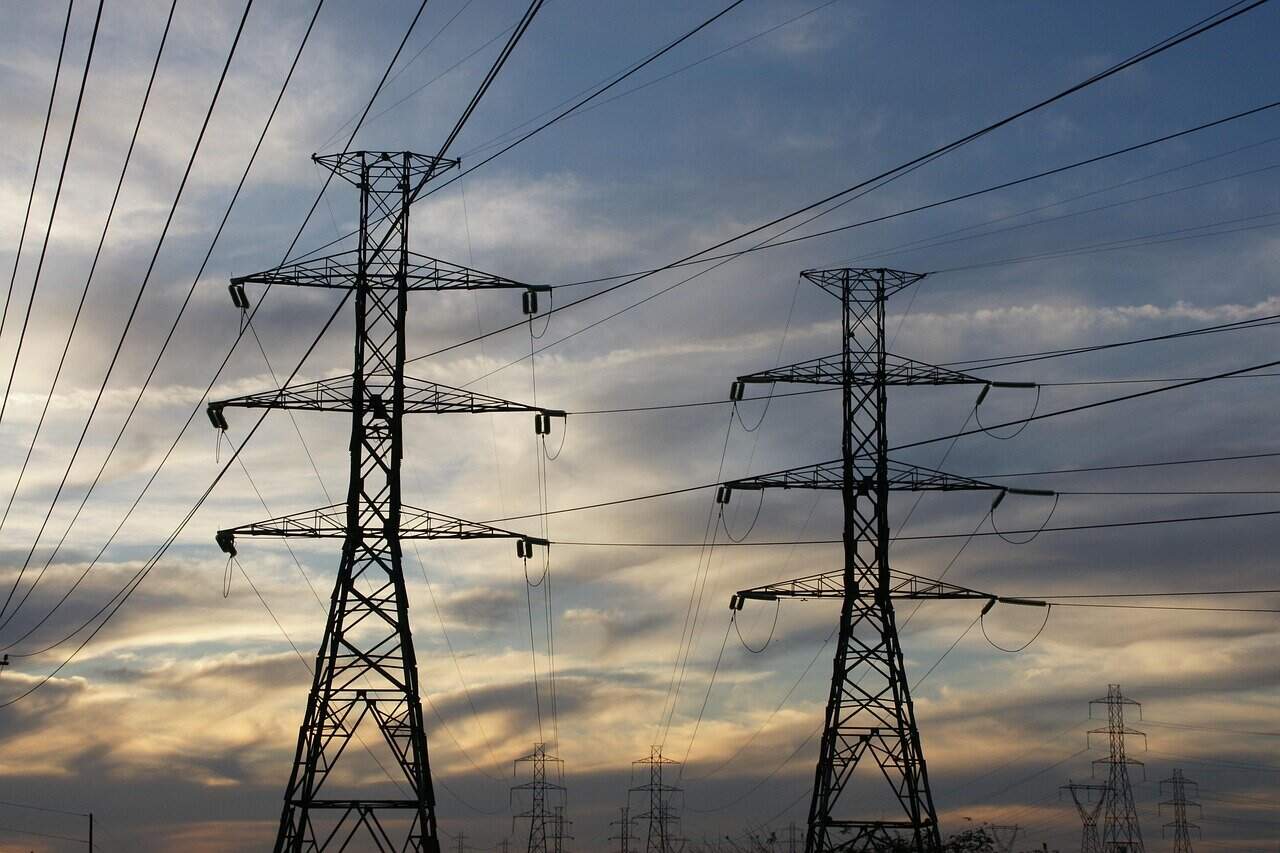 Analiză: Programul de guvernare în domeniul energetic prezintă obiective relevante, dar cu termene de implementare lungi