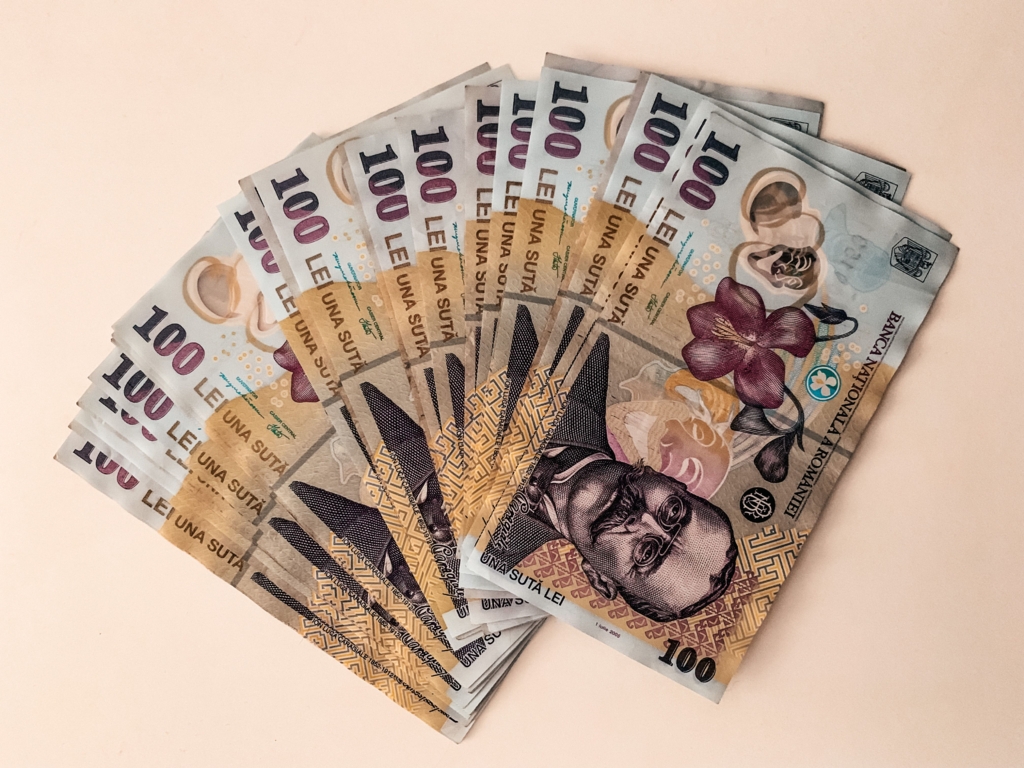 Avertisment după blocarea serviciilor Revolut: economistul Christian Năsulea recomandă păstrarea unei rezerve de numerar