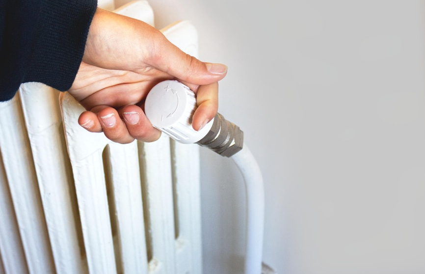 Riscuri pentru iarna românilor: trei factori pot crește facturile la energie și afectează sistemul