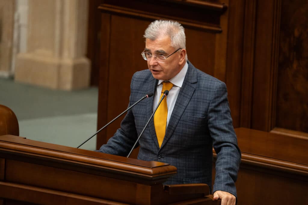 Controverse privind deficitul bugetar: Petrișor Peiu acuză Guvernul Bolojan de ascunderea unor sume masive