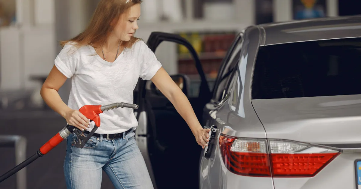 Riscul unei penurii de motorină în România: prețurile au crescut cu 38%, iar rezervele sunt limitate