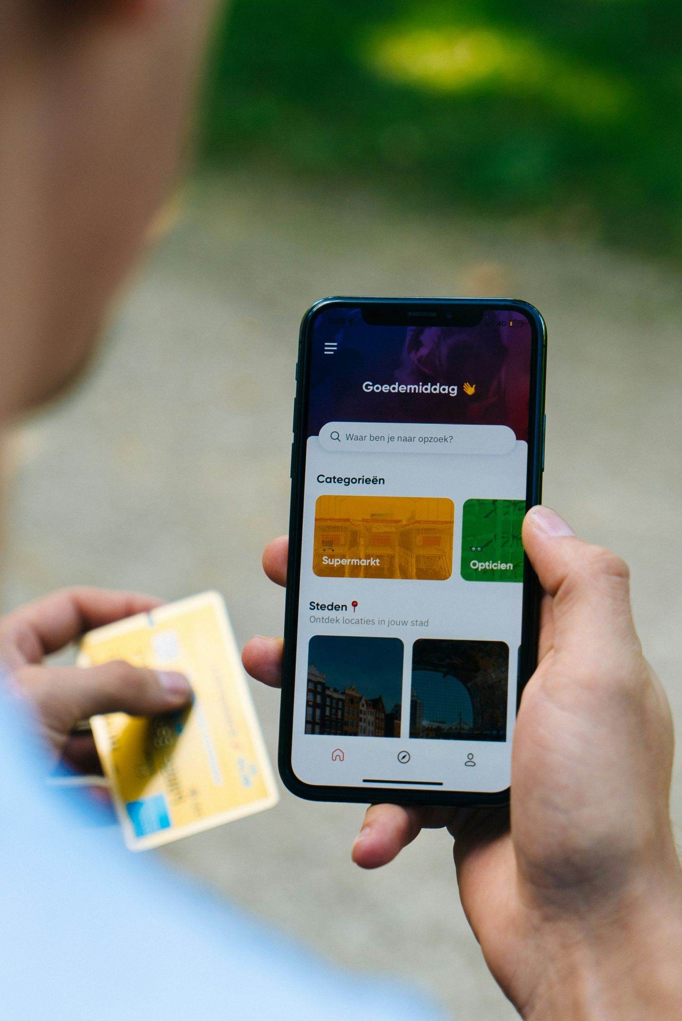 CEC Bank extinde funcționalitățile aplicației Mobile Banking cu servicii de top-up și vouchere cadou