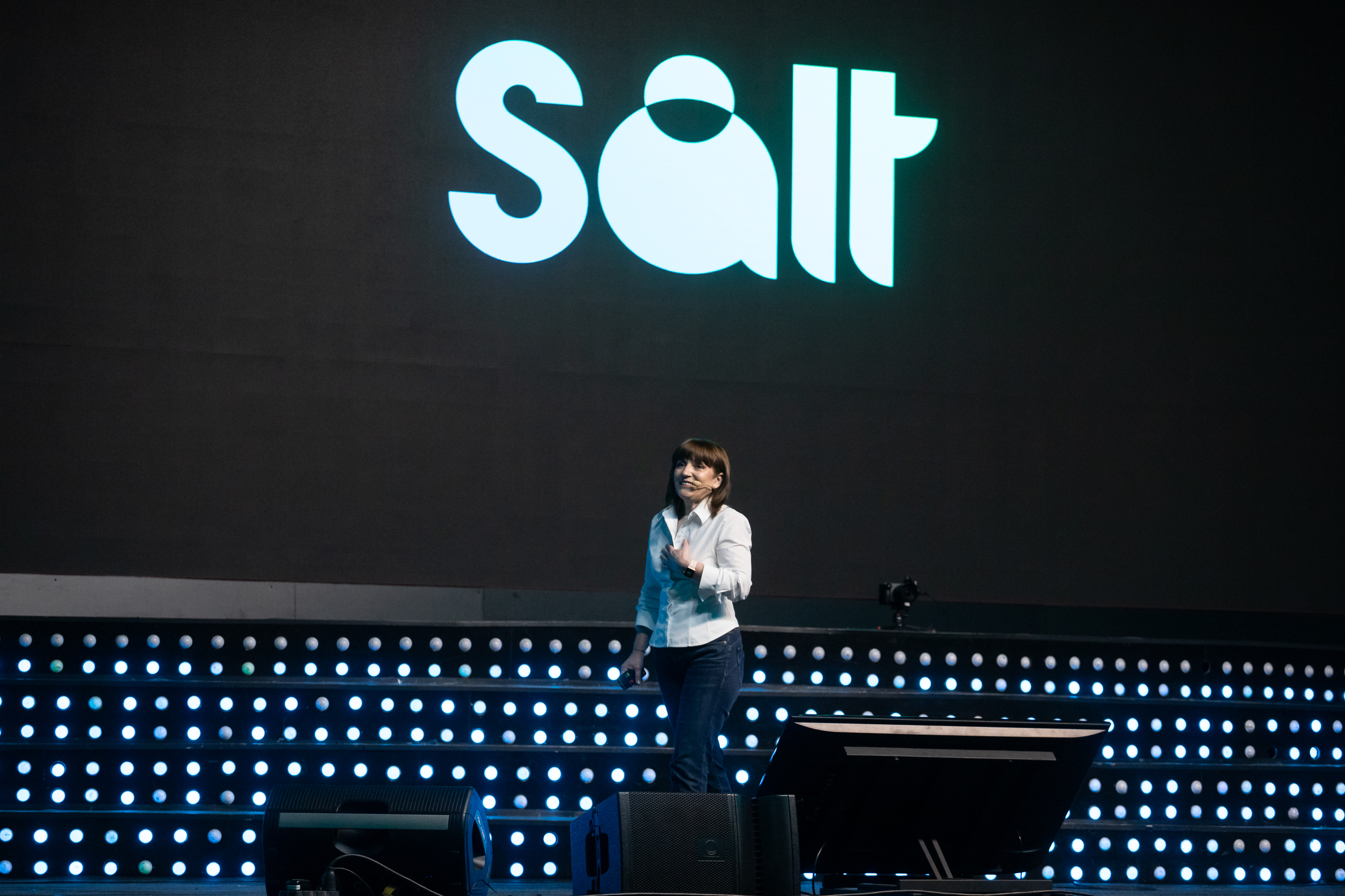 Salt Bank introduce primul card de credit și funcționalitatea de plată în 12 rate pentru tranzacții anterioare