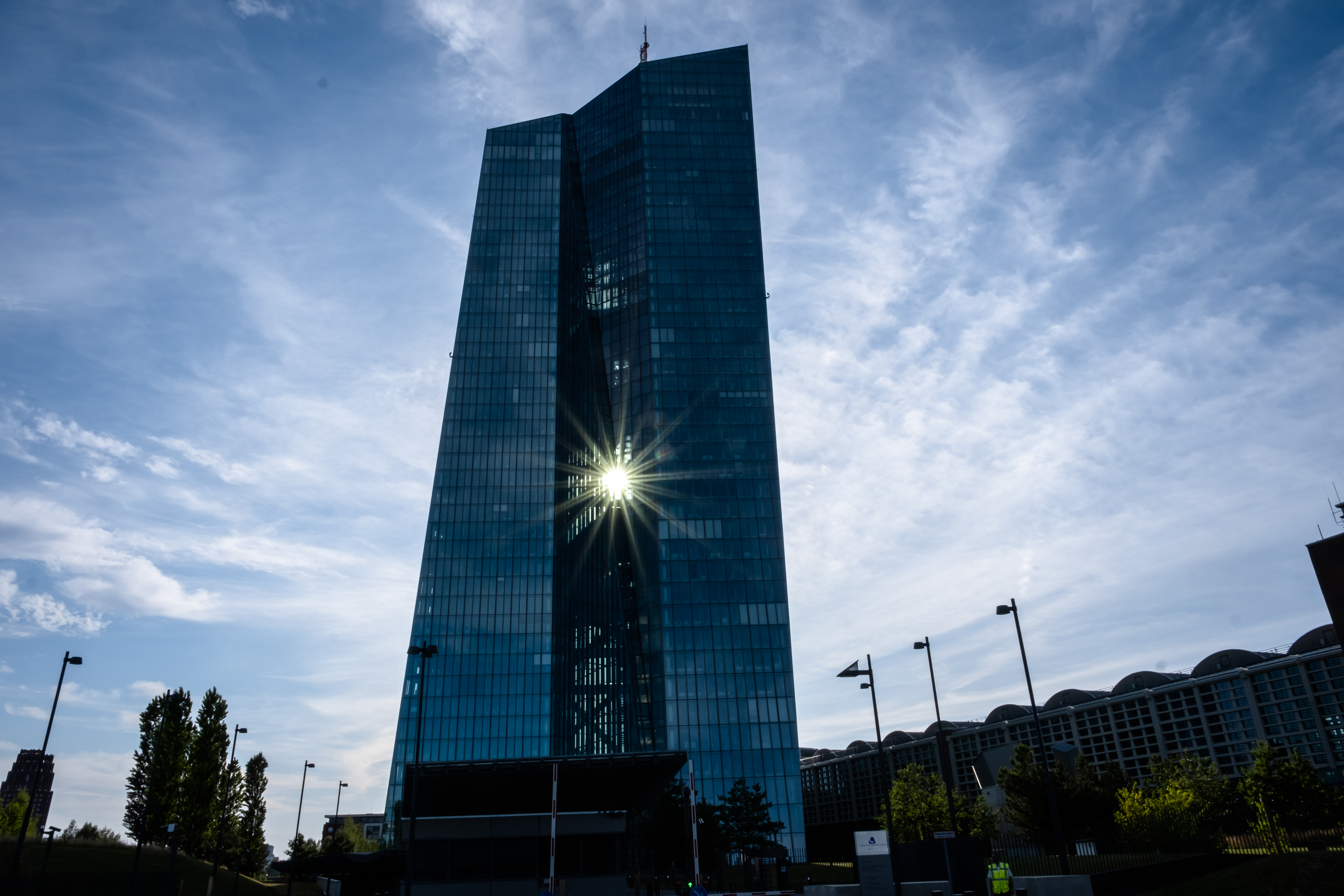 Parlamentul și Consiliul au ajuns la un acord politic pentru reforma pieței de securitizări din UE