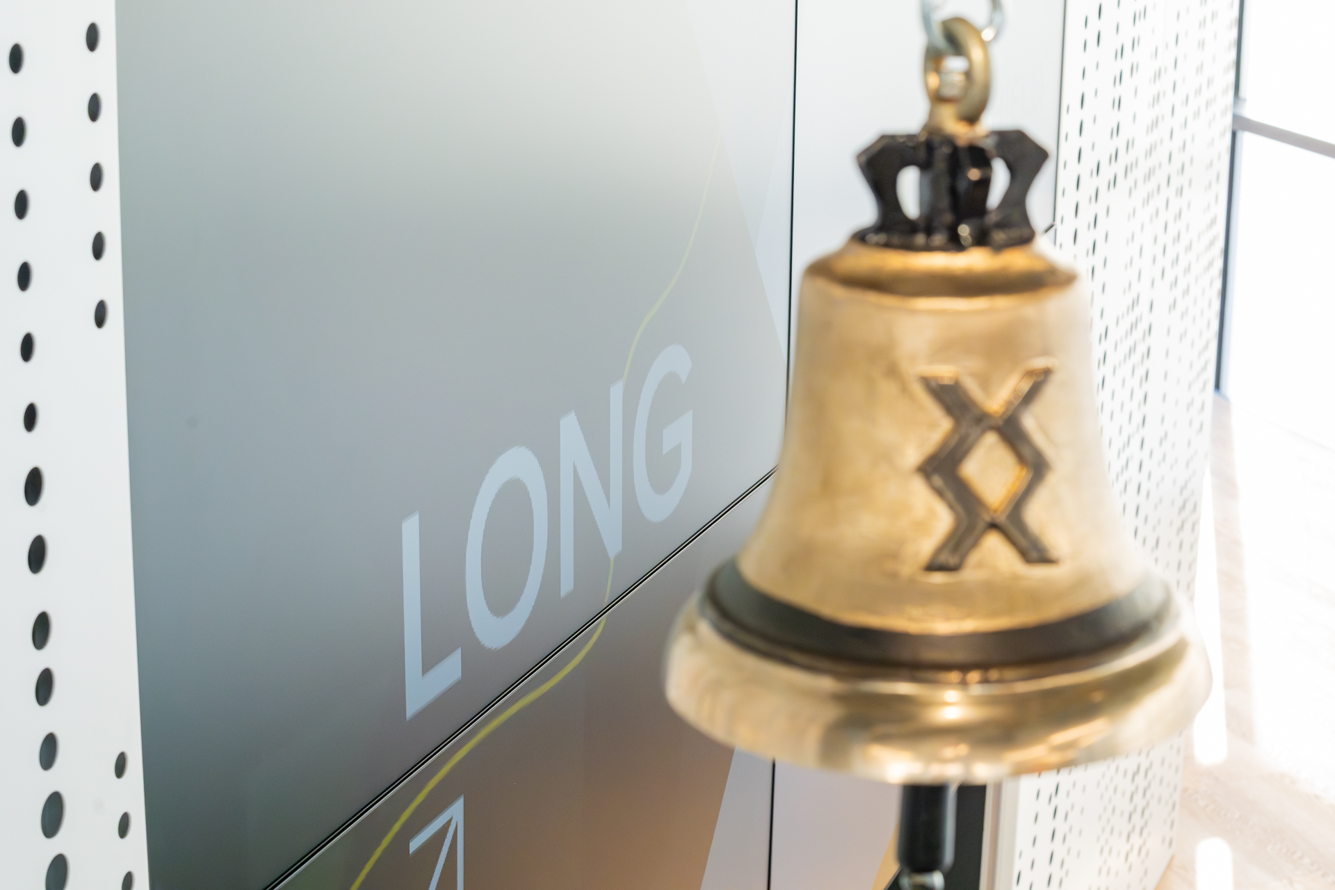Infinity Capital Investments își crește participația în Longshield Investment Group peste pragul de 15%