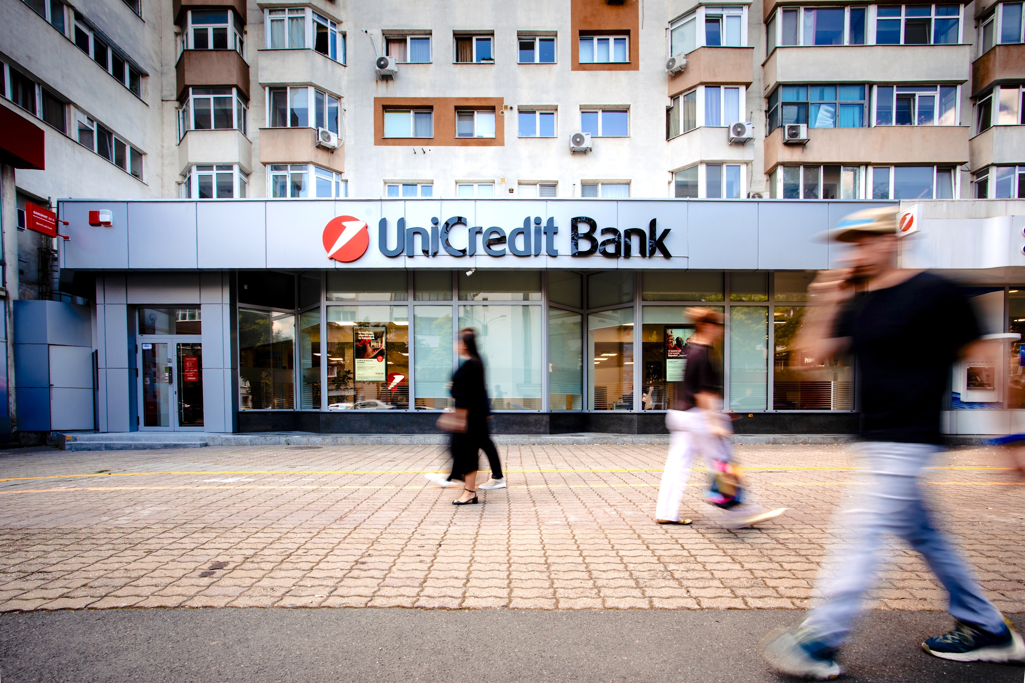 UniCredit Bank introduce deschiderea online a conturilor de firmă prin aplicația Business Mobile