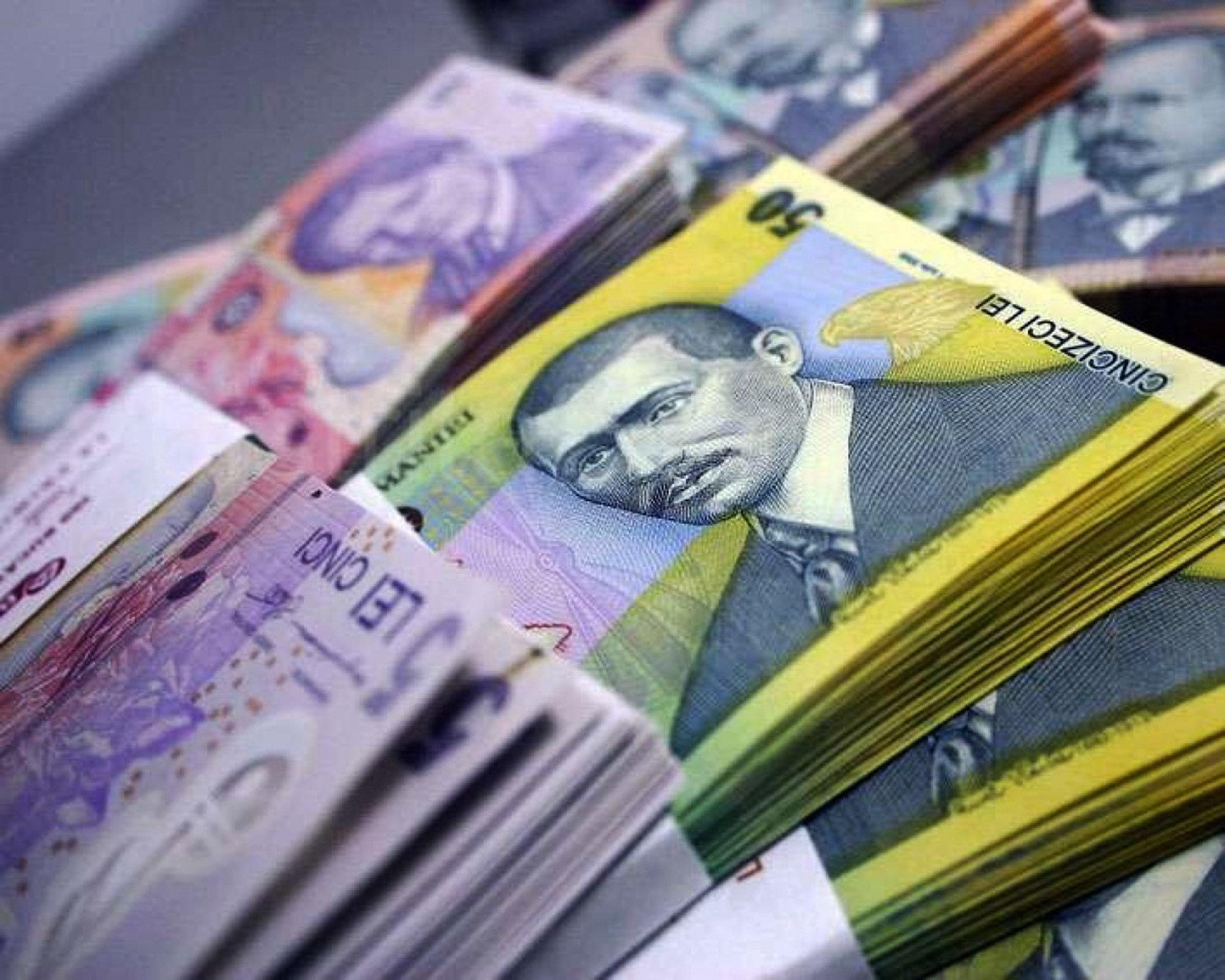Creditarea privată a crescut cu 8,2% în septembrie, impulsionată de împrumuturile în valută