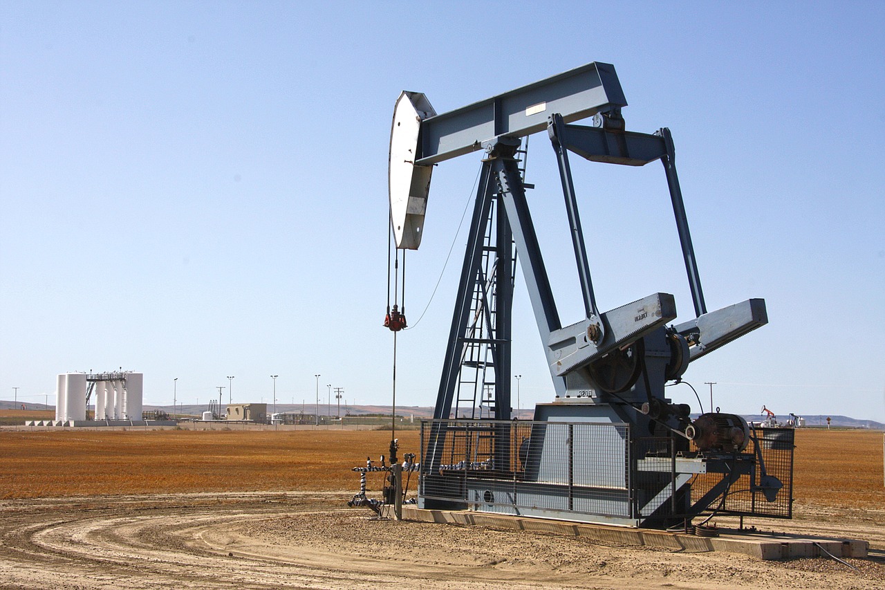 Prețul petrolului rămâne ridicat: Brent atinge nivelul maxim din ultimele cinci luni