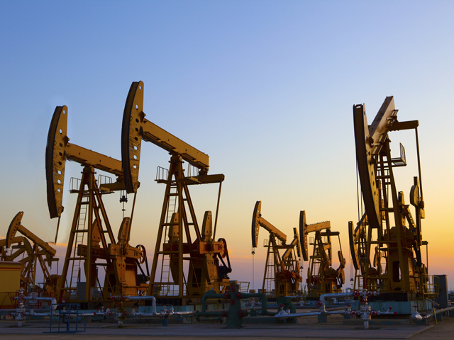 Prețul petrolului Brent a depășit 113 dolari pe baril pe fondul tensiunilor din Orientul Mijlociu