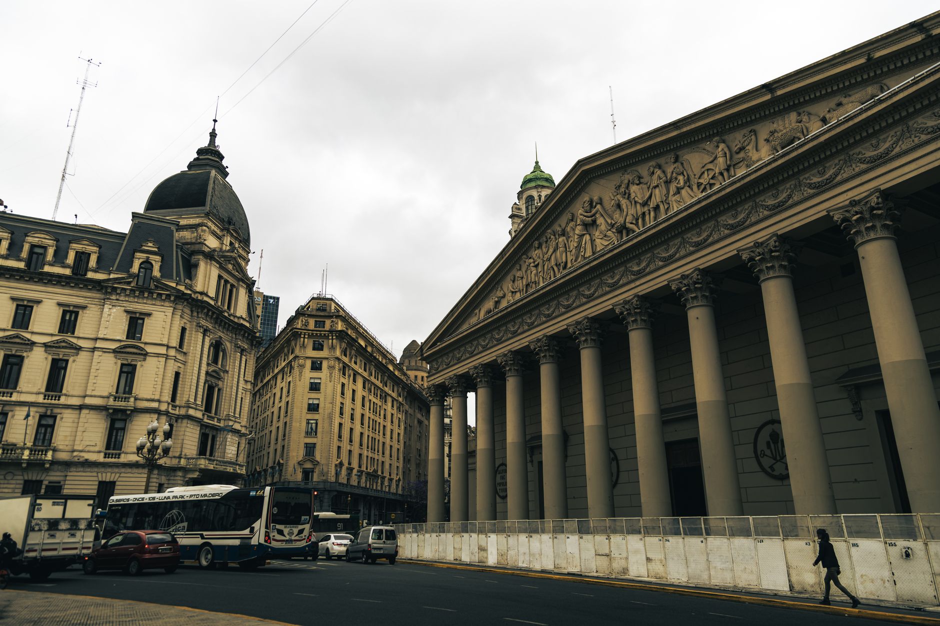 Franța așteaptă decizia Moody’s privind ratingul de credit în contextul crizei bugetare și al protestelor