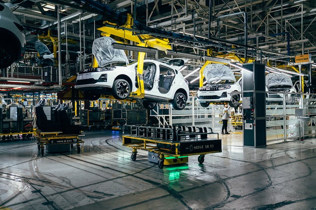 Uzina Dacia din Maroc începe industrializarea noii generații Sandero cu variante electrice
