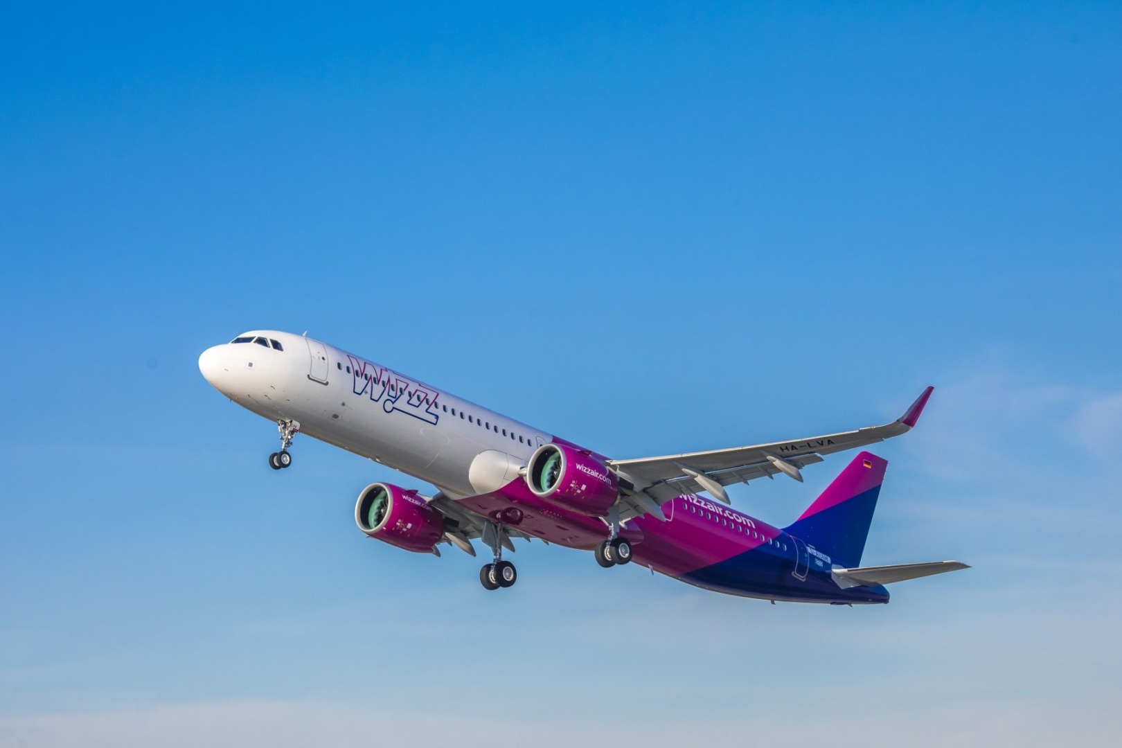 Wizz Air propune plecări voluntare pentru piloți la baza din Marea Britanie