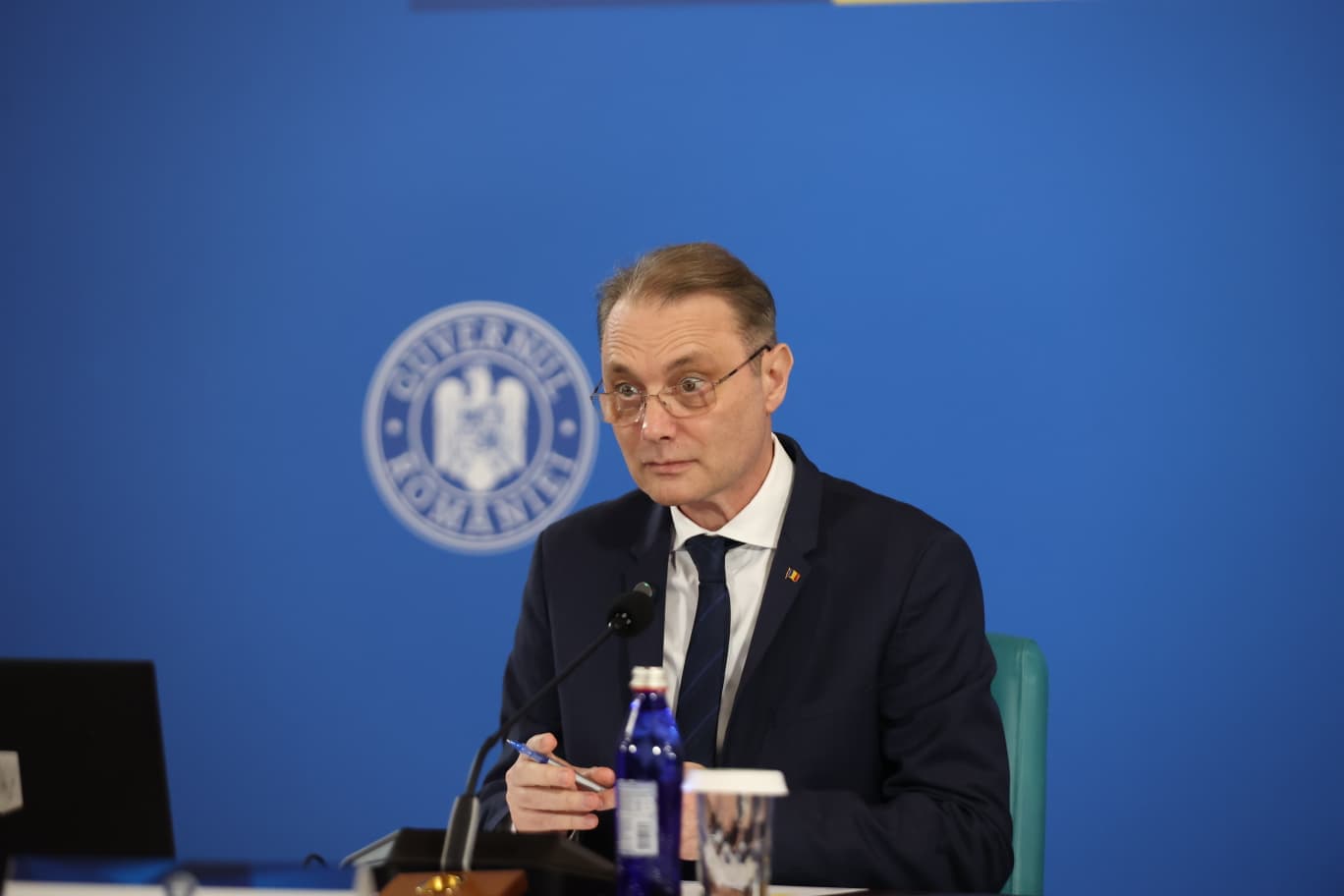Premierul Luca Niculescu prioritizează dialogul cu BNR și mediul de afaceri în mandatul său