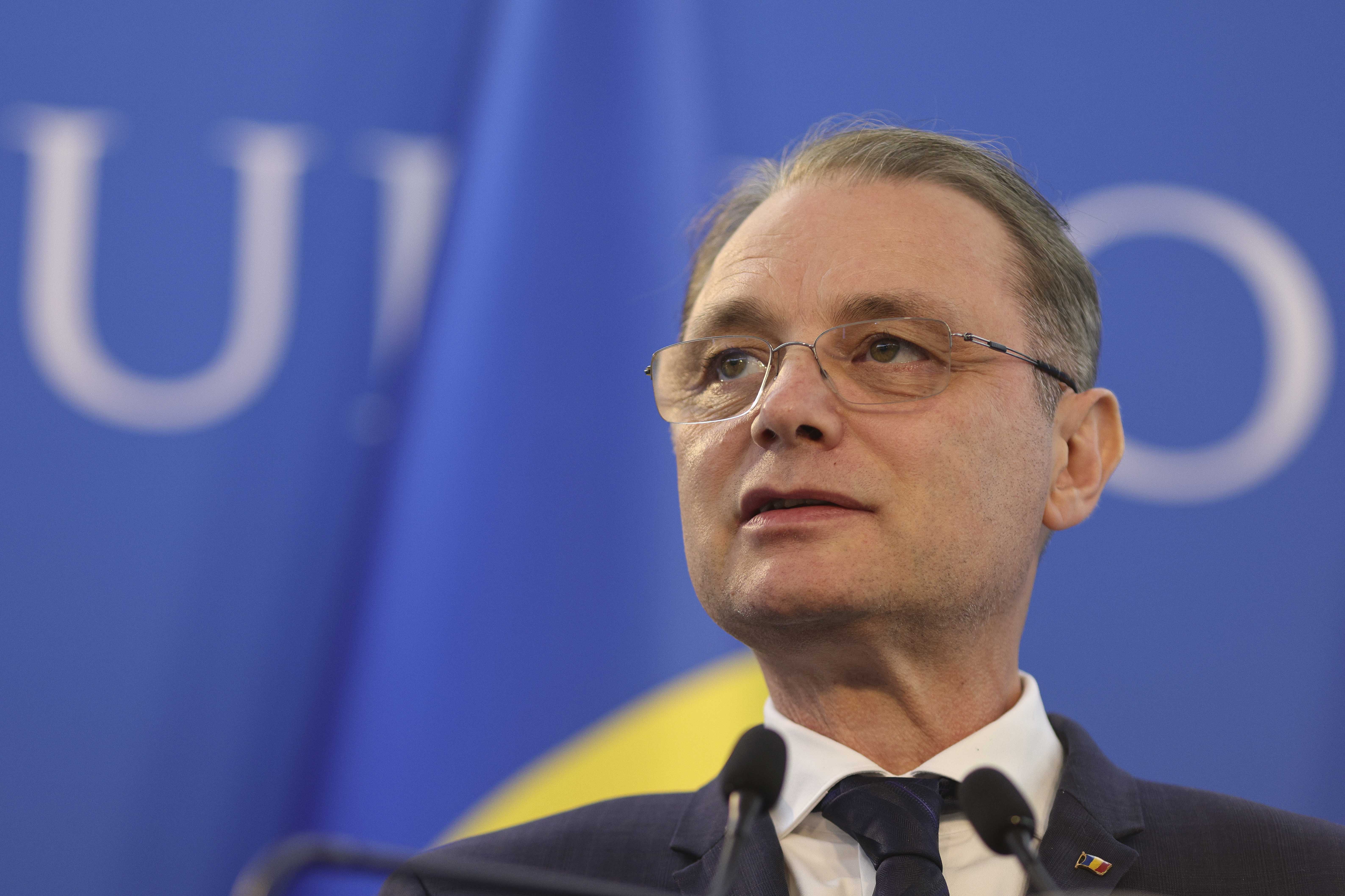 Agenda premierului Luca Niculescu: întâlniri cu Mugur Isărescu și reprezentanții mediului de afaceri