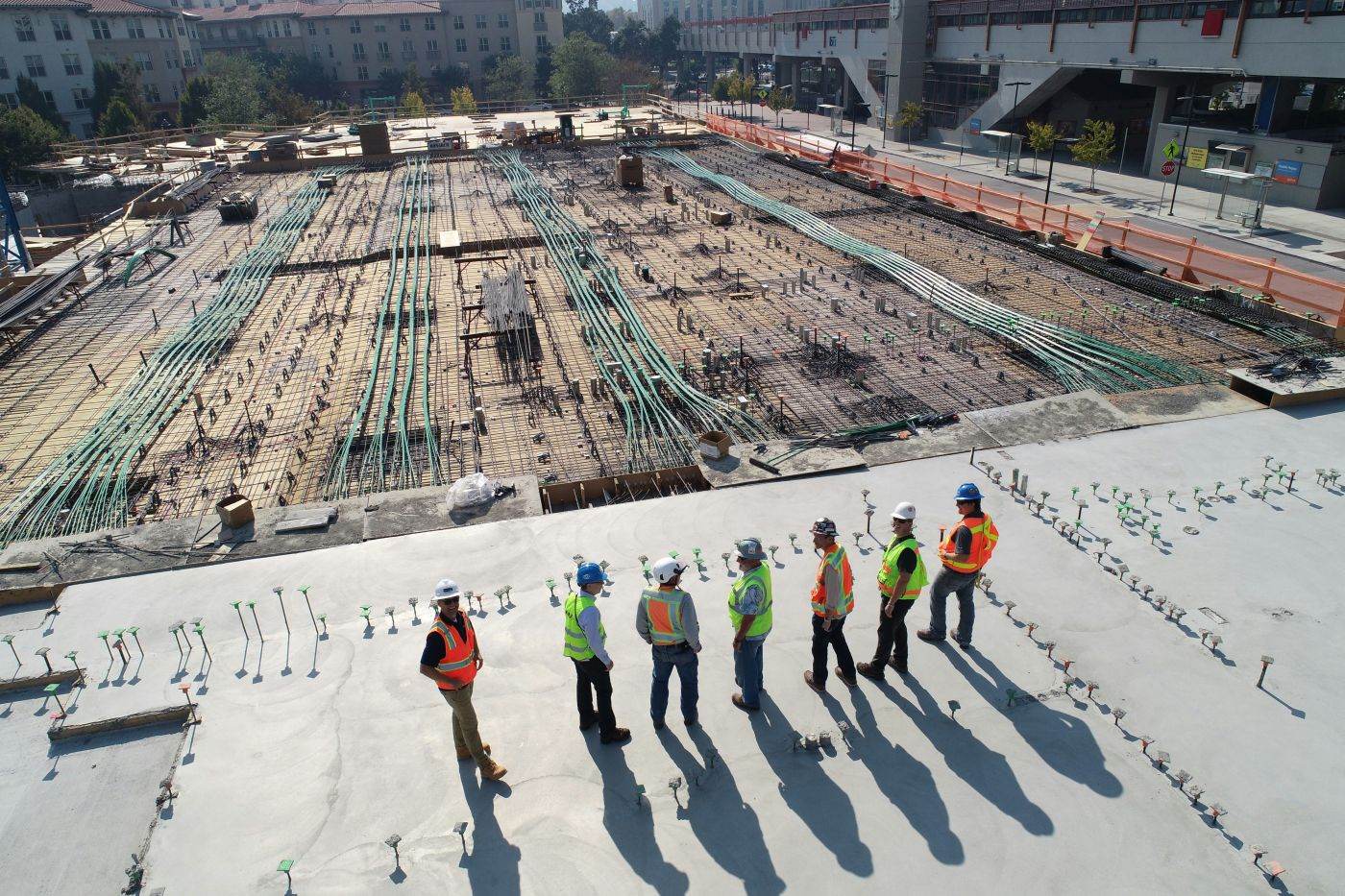 Costurile ridicate ale construcțiilor și reglementările blochează creșterea economică în Marea Britanie