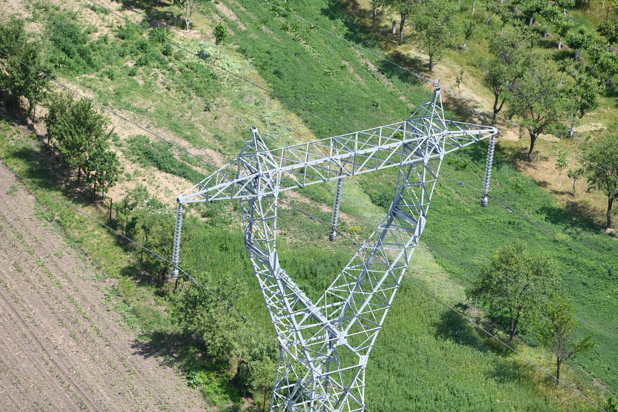 Transelectrica investește 2,3 miliarde de lei în extinderea interconexiunilor electrice ale României