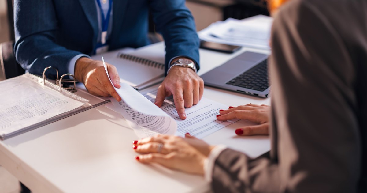 Decizia ÎCCJ: Băncile nu mai pot percepe dobânzi după declararea scadenței anticipate a creditelor