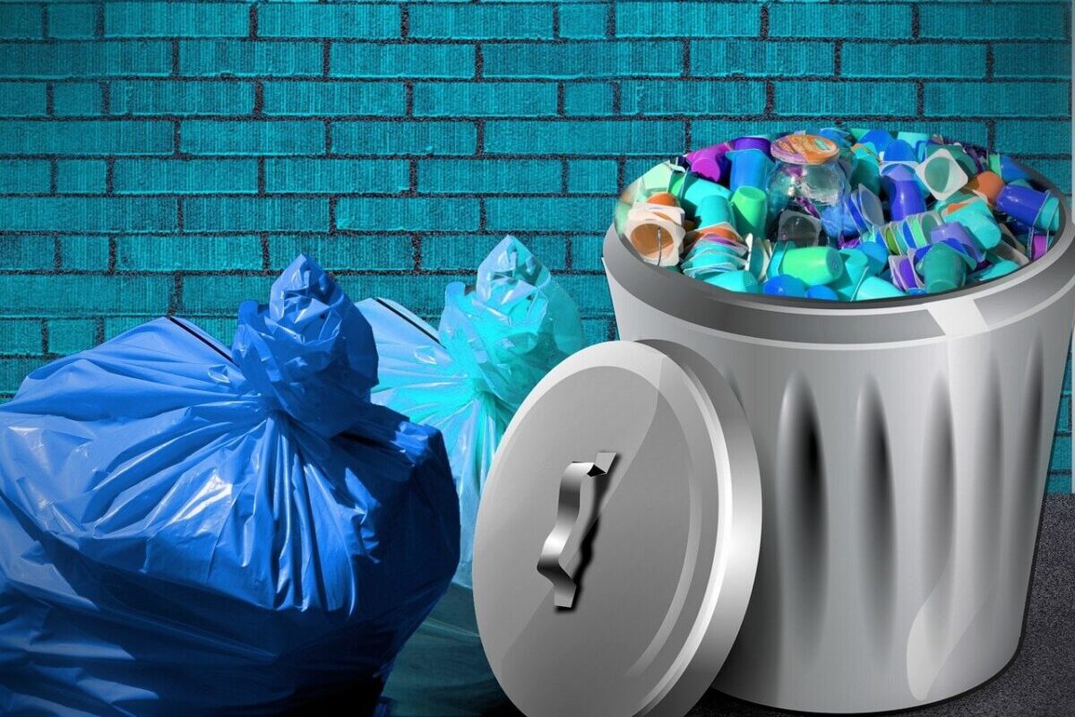 România plătește aproape 1 miliard de euro către UE pentru plasticul care nu este reciclat