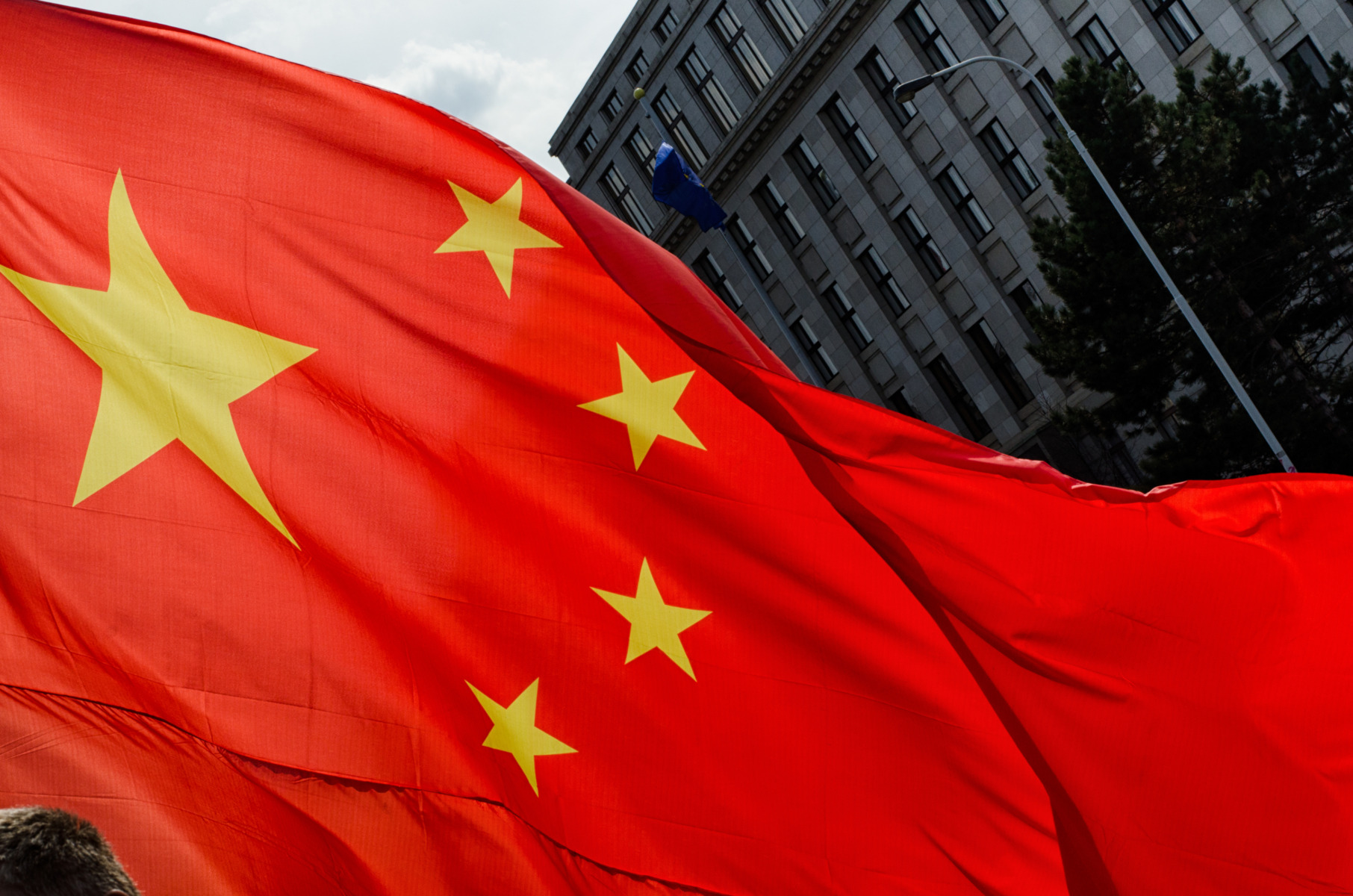 Bula inteligenței artificiale din China se sparge: companiile tehnologice au pierdut 480 de miliarde de dolari