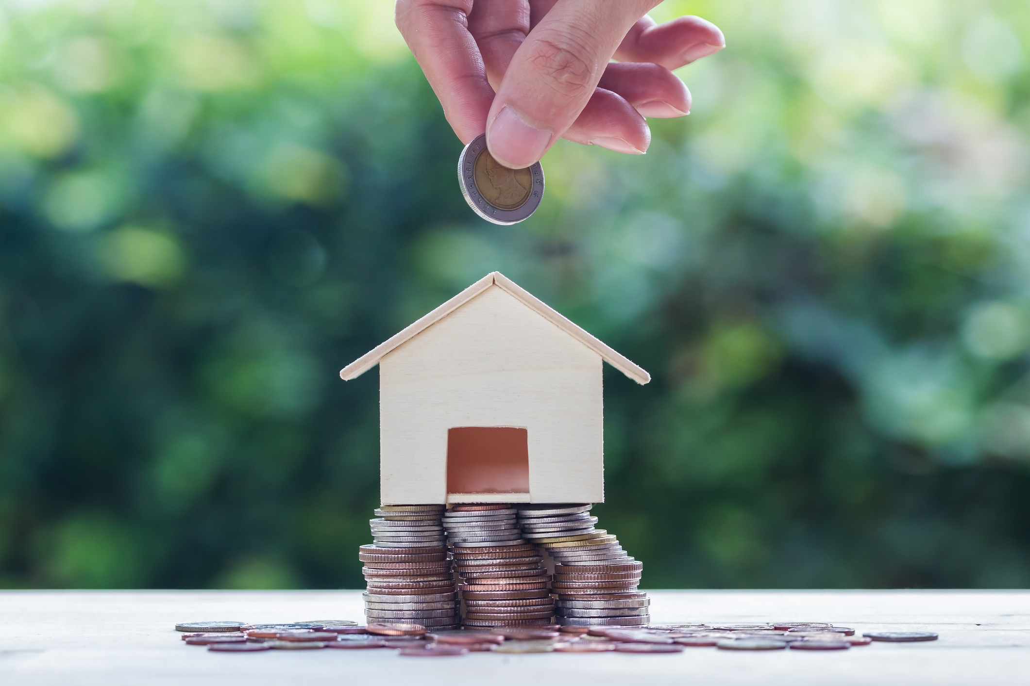 Românii cu credite ipotecare vor să achite împrumuturile anticipat, indică studiul Re/Max Europe