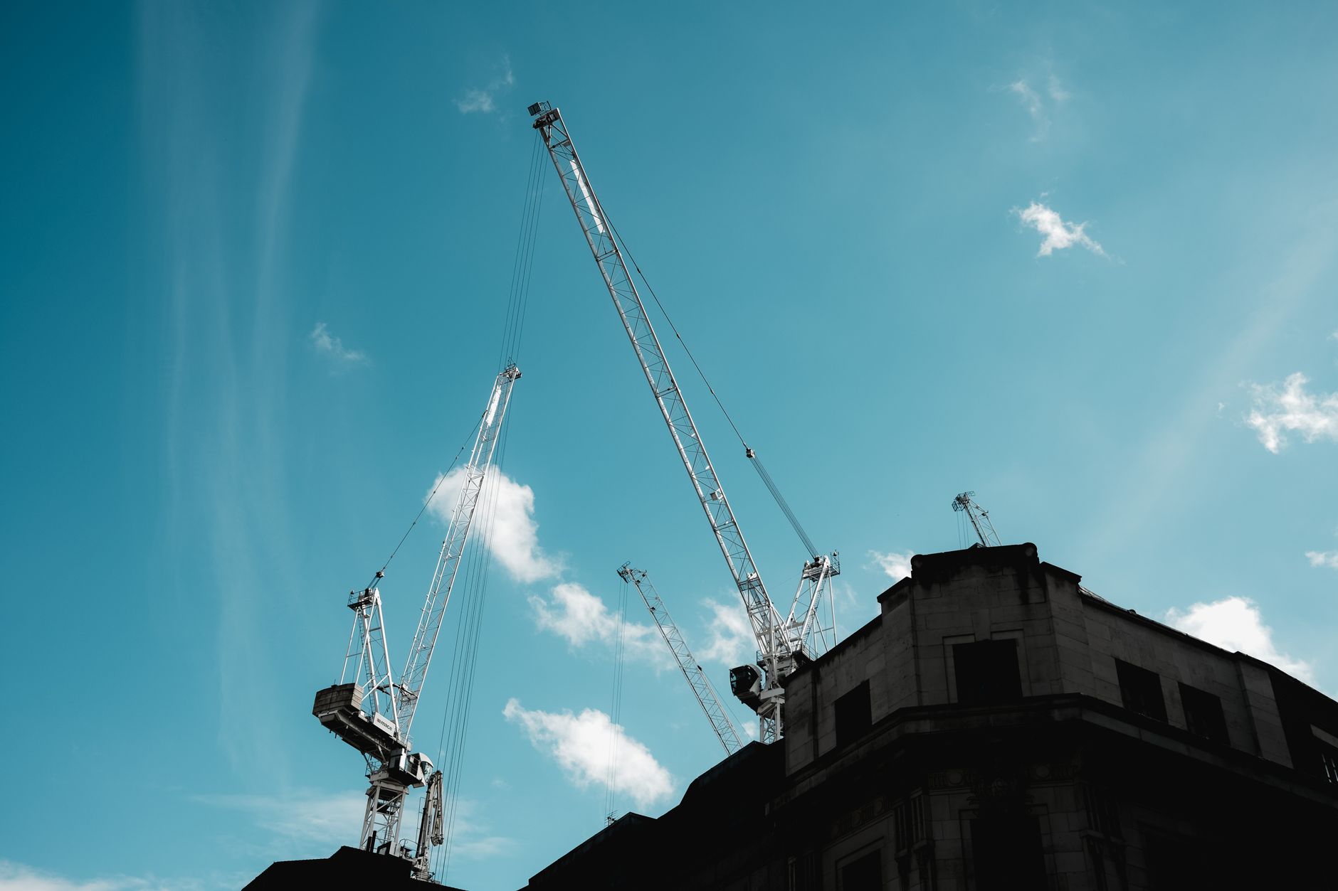 Impredictibilitatea costurilor în construcții: riscuri majore pentru anul 2027