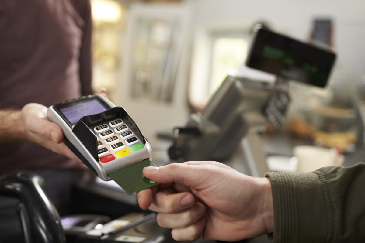 Parteneriat între Visa și Symphopay pentru modernizarea serviciilor de plăți bancare în Europa