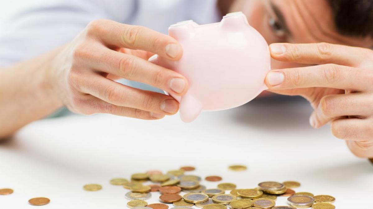 Consumul în Uniunea Europeană în creștere, în timp ce rata de economisire a gospodăriilor scade